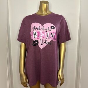 Women’s NWOT Valentine’s Day Graphic T-shirt Burgundy Thick Thigh Vibes Hearts